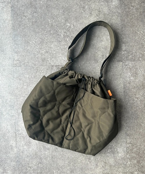 CPCM(シーピーシーエム)の「アソートキルトBIGショルダー(ショルダーバッグ・メンズ・カーキ/グリーン/ブラック/オフホワイト/アイボリー/ブラック系その他・FREE)」の8枚目の写真