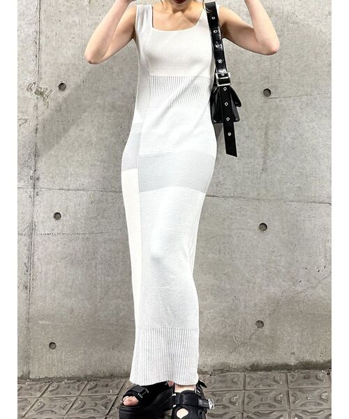 MURUA（ムルーア）の「ナローニットワンピース（ワンピース・レディース・アイボリー/ブルー/グレー/レッド・FREE）」の2枚目の写真