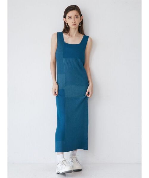 MURUA（ムルーア）の「ナローニットワンピース（ワンピース・レディース・アイボリー/ブルー/グレー/レッド・FREE）」の7枚目の写真