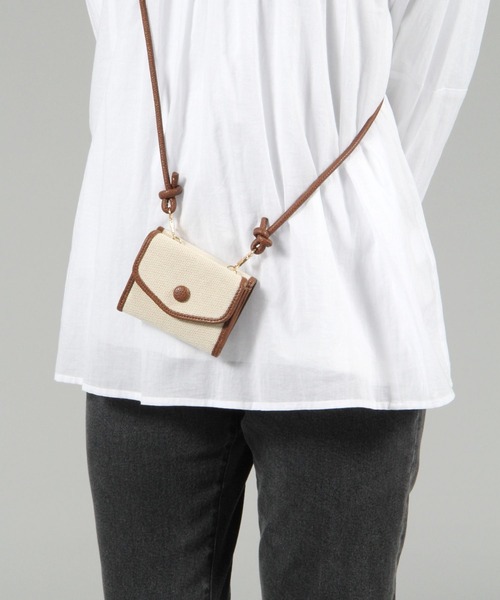 studio CLIP（スタディオクリップ）の「ショルダー付き3つ折り財布（財布・レディース・オフホワイト/サックスブルー/ブラック・FREE）」の4枚目の写真