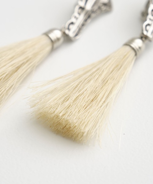 TOGA PULLA（トーガ　プルラ）の「【TOGA PULLA/トーガプルラ】Metal fringe earrings/メタルフリンジイヤリング/TZ241-AK927（イヤリング・レディース・ホワイト/ブラック・FREE）」の8枚目の写真