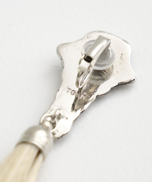 TOGA PULLA（トーガ　プルラ）の「【TOGA PULLA/トーガプルラ】Metal fringe earrings/メタルフリンジイヤリング/TZ241-AK927（イヤリング・レディース・ホワイト/ブラック・FREE）」の10枚目の写真