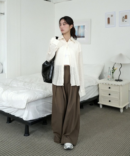 UNE MANSION（ユヌマンション）の「【男女兼用/UNISEX】【美脚/足長効果あり】2WAY仕様ウエストゴムハイウエストピンタックワイドシルエットロングスラックス（スラックス・レディース・ベージュ/グレー/ブラック・SMALL/MEDIUM/LARGE）」の4枚目の写真