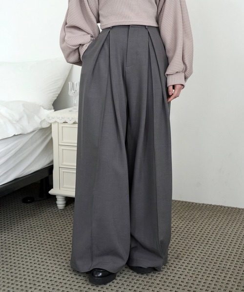 UNE MANSION（ユヌマンション）の「【男女兼用/UNISEX】【美脚/足長効果あり】2WAY仕様ウエストゴムハイウエストピンタックワイドシルエットロングスラックス（スラックス・レディース・ベージュ/グレー/ブラック・SMALL/MEDIUM/LARGE）」の13枚目の写真