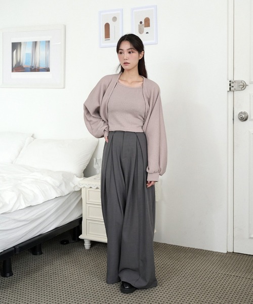 UNE MANSION（ユヌマンション）の「【男女兼用/UNISEX】【美脚/足長効果あり】2WAY仕様ウエストゴムハイウエストピンタックワイドシルエットロングスラックス（スラックス・レディース・ベージュ/グレー/ブラック・SMALL/MEDIUM/LARGE）」の6枚目の写真