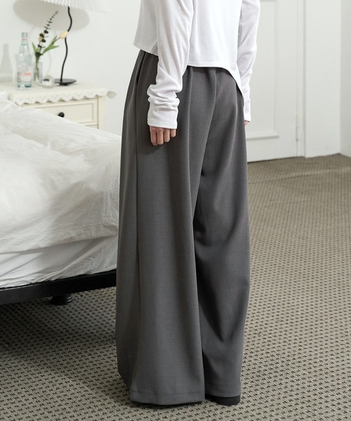 UNE MANSION（ユヌマンション）の「【男女兼用/UNISEX】【美脚/足長効果あり】2WAY仕様ウエストゴムハイウエストピンタックワイドシルエットロングスラックス（スラックス・レディース・ベージュ/グレー/ブラック・SMALL/MEDIUM/LARGE）」の18枚目の写真