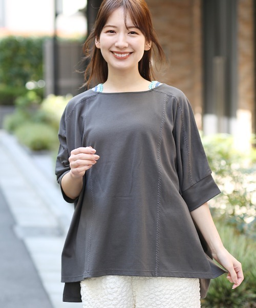 チチカカ(チチカカ)の「肩チロリージグザグステッチプルオーバー(Tシャツ/カットソー・レディース・グレー/グリーン/チャコールグレー・FREE)」の2枚目の写真