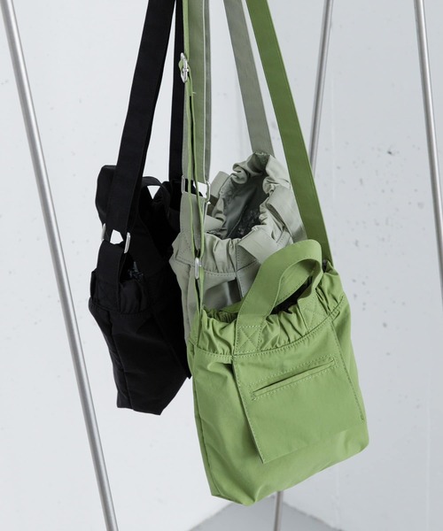 SENSE OF PLACE by URBAN RESEARCH（センスオブプレイスバイアーバンリサーチ）の「ナイロンミニショルダーバッグ（ショルダーバッグ・メンズ・ブラック/ライトベージュ/グリーン・ONE）」の9枚目の写真