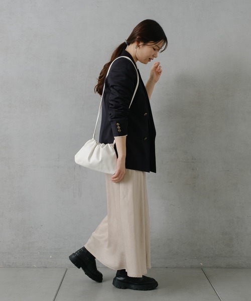 Actually（アクチュアリー）の「ギャザー巾着ショルダー（ショルダーバッグ・レディース・シルバー/アイボリー/ブラック・フリー）」の7枚目の写真