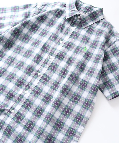 U.S. POLO ASSN.(ユーエスポロアッスン)の「【U.S. POLO ASSN./ユーエスポロアッスン】マドラスチェック ワンポイント刺繍 レギュラーカラーショートスリーブシャツ(シャツ/ブラウス・メンズ・レッド系その他/パープル系その他/ブラウン系その他・M/L/LL)」の2枚目の写真