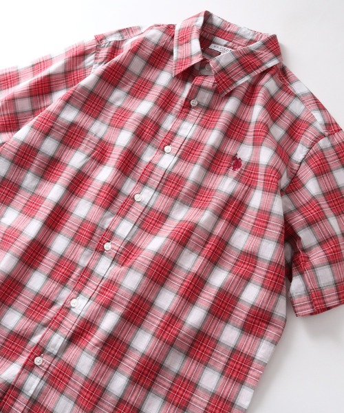 U.S. POLO ASSN.(ユーエスポロアッスン)の「【U.S. POLO ASSN./ユーエスポロアッスン】マドラスチェック ワンポイント刺繍 レギュラーカラーショートスリーブシャツ(シャツ/ブラウス・メンズ・レッド系その他/パープル系その他/ブラウン系その他・M/L/LL)」の3枚目の写真