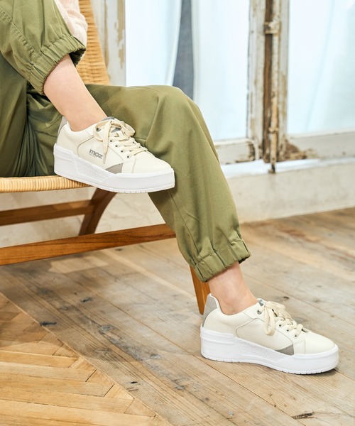 moz(モズ)の「moz(モズ)フェイクレザー厚底コートスニーカー(スニーカー・レディース・ブルー/ベージュ/ブラック×ホワイト/ピンク/カーキ・22.5cm/23.0cm/23.5cm/24.0cm/24.5cm/25.0cm)」の8枚目の写真