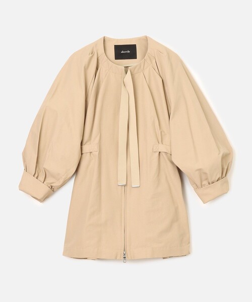 allureville（アルアバイル）の「ソフトメモリーグログランブルゾン