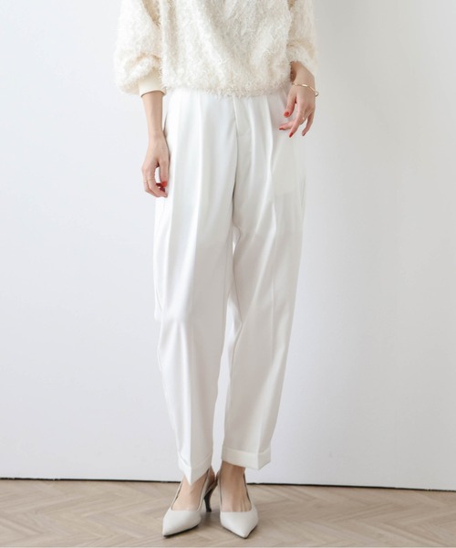 Lajour(ラジュール)の「ダブルタックテーパードパンツ(その他パンツ・レディース・ブラック/ベージュ/ホワイト・S/M/L)」の2枚目の写真