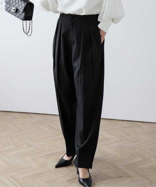 Lajour(ラジュール)の「ダブルタックテーパードパンツ(その他パンツ・レディース・ブラック/ベージュ/ホワイト・S/M/L)」の1枚目の写真