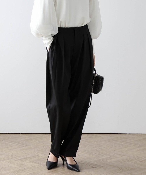 Lajour(ラジュール)の「ダブルタックテーパードパンツ(その他パンツ・レディース・ブラック/ベージュ/ホワイト・S/M/L)」の5枚目の写真