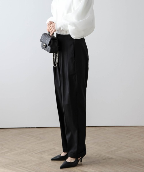 Lajour(ラジュール)の「ダブルタックテーパードパンツ(その他パンツ・レディース・ブラック/ベージュ/ホワイト・S/M/L)」の10枚目の写真