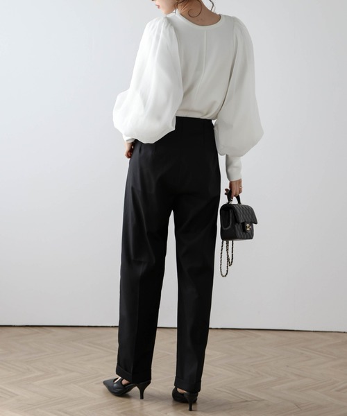 Lajour(ラジュール)の「ダブルタックテーパードパンツ(その他パンツ・レディース・ブラック/ベージュ/ホワイト・S/M/L)」の11枚目の写真