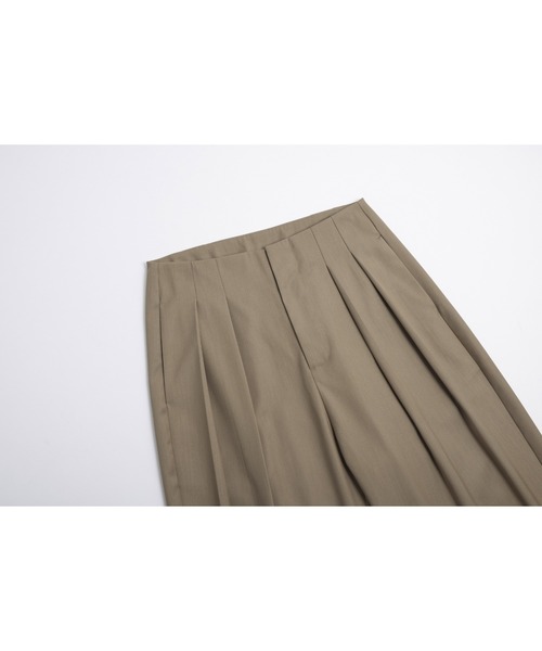 Lajour(ラジュール)の「ダブルタックテーパードパンツ(その他パンツ・レディース・ブラック/ベージュ/ホワイト・S/M/L)」の13枚目の写真