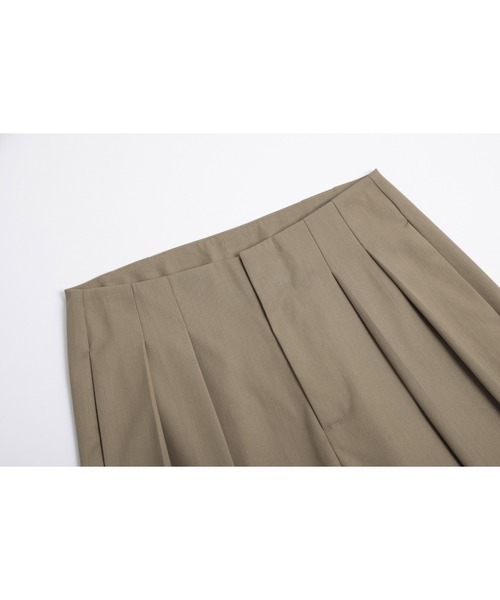 Lajour(ラジュール)の「ダブルタックテーパードパンツ(その他パンツ・レディース・ブラック/ベージュ/ホワイト・S/M/L)」の14枚目の写真