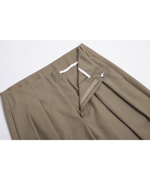 Lajour(ラジュール)の「ダブルタックテーパードパンツ(その他パンツ・レディース・ブラック/ベージュ/ホワイト・S/M/L)」の16枚目の写真