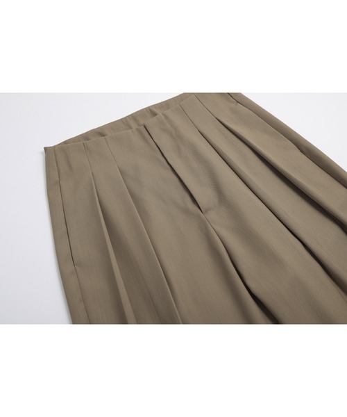 Lajour(ラジュール)の「ダブルタックテーパードパンツ(その他パンツ・レディース・ブラック/ベージュ/ホワイト・S/M/L)」の19枚目の写真