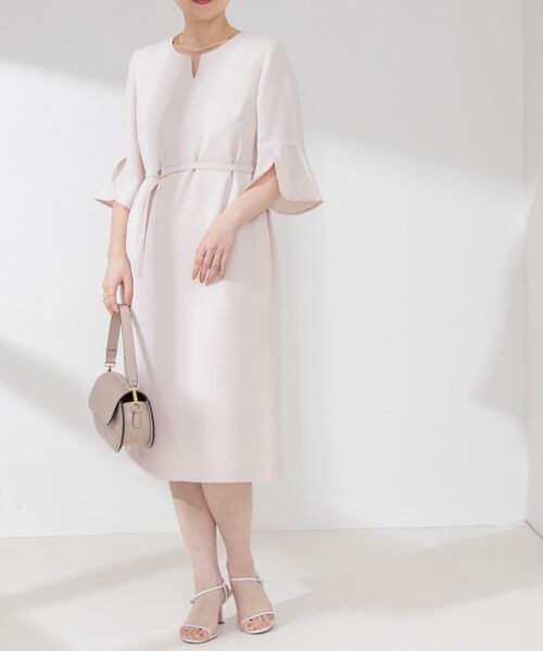 NOLLEY’S Sophi（ノーリーズソフィ）の「バックサテンフレアスリーブワンピース（ワンピース・レディース・ベビーピンク/ネイビー・38/36）」の2枚目の写真