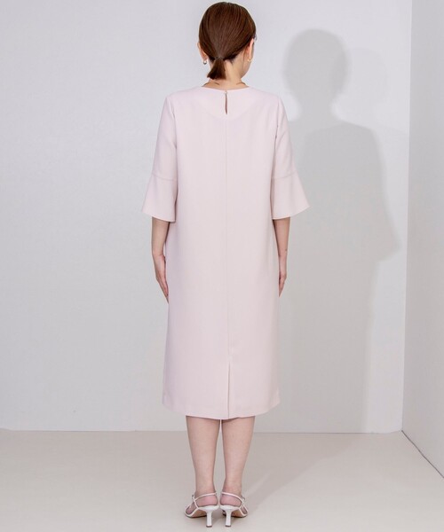 NOLLEY’S Sophi（ノーリーズソフィ）の「バックサテンフレアスリーブワンピース（ワンピース・レディース・ベビーピンク/ネイビー・38/36）」の20枚目の写真