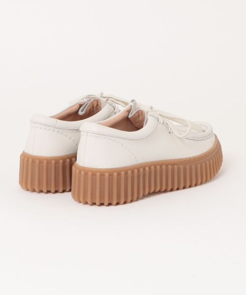 Clarks Originals(クラークスオリジナルズ)の「【Clarks Premium】Torhill Bee(スニーカー・レディース・オフホワイト・24.5cm/24cm/23.5cm/23cm)」の2枚目の写真