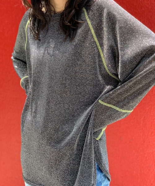 mi via loca(ミヴィアロカ)の「シアーラメ配色ステッチプルオーバー(Tシャツ/カットソー・レディース・ブラック×シルバー/ブラック×ブラック/グレー・FREE)」の3枚目の写真