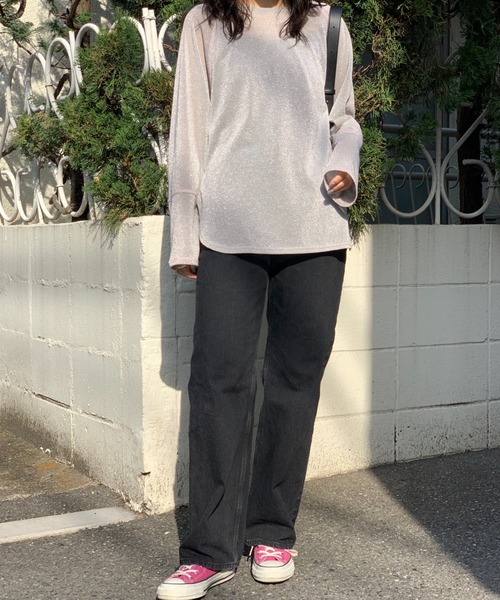 mi via loca(ミヴィアロカ)の「シアーラメ配色ステッチプルオーバー(Tシャツ/カットソー・レディース・ブラック×シルバー/ブラック×ブラック/グレー・FREE)」の14枚目の写真