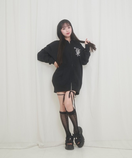 Honey Cinnamon(ハニーシナモン)の「エンジェルフレームジップパーカー(パーカー・レディース・ブラック・X-LARGE)」の7枚目の写真