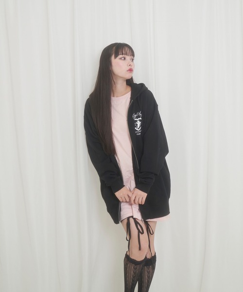Honey Cinnamon(ハニーシナモン)の「エンジェルフレームジップパーカー(パーカー・レディース・ブラック・X-LARGE)」の11枚目の写真