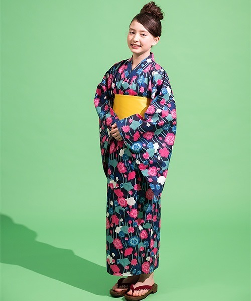 【新品】kate spade kids ヴァイ二ーローズ 浴衣 130 花柄 紺 新品】kate spade kids ヴァイ二ーローズ 浴衣 130 花柄 紺 新品