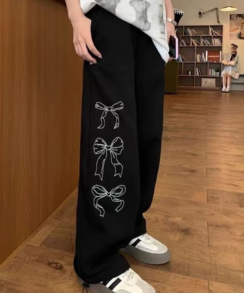 PGG ロゴプリント レディーススリムフィットパンツ PGG ロゴプリント スリムフィットパンツ - メルカリ