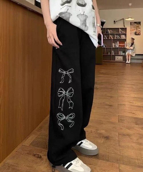 DEVICE(デバイス)の「リボン グラフィック プリント シンプル トレーナー ワイド スウェットパンツ(スウェットパンツ・レディース・ブラック/グレー・FREE)」の6枚目の写真