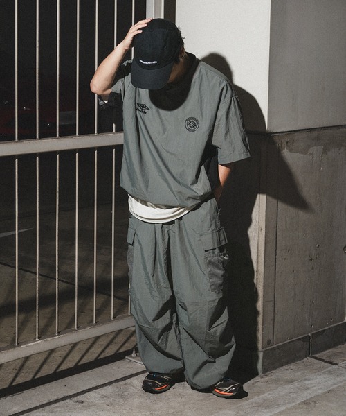 kutir(クティール)の「【低身長だからカッコよく着こなせるアイテム】バイカラーナイロンメッシュトップス(セットアップ着用可能)(その他トップス・メンズ・ブラック/ライトグレー/ネイビー・SMALL/MEDIUM)」の16枚目の写真