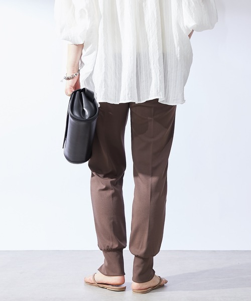 un dix cors(アンディコール)の「スリットジョガーパンツ(スラックス・レディース・ブラック/モカ・FREE)」の6枚目の写真