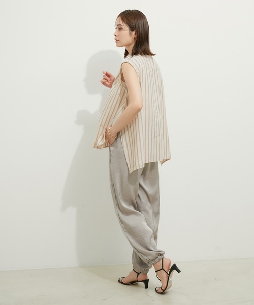 le cercle ADAM ET ROPE'(ルセルクルアダムエロペ)の「ストライプ ノースリーブフレアブラウス(シャツ/ブラウス・レディース・ブラック系その他2/ホワイト系その他6/ブルー系その他・FREE)」の8枚目の写真