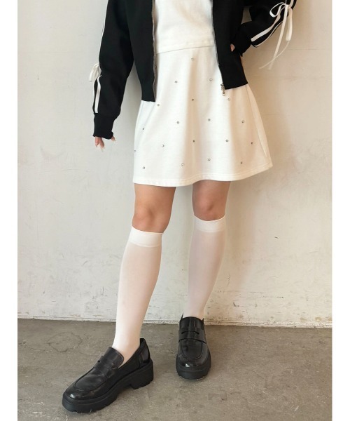 CALNAMUR（カルナムール）の「ビジュースウェットスカート【セットアップ対応】（スカート・レディース・ホワイト/ブラック/グレー・FREE）」の4枚目の写真