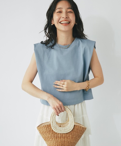 La boutique BonBon（ラブティックボンボン）の「【二の腕すっきり】ノースリクロップドカットソー（Tシャツ/カットソー・レディース・ホワイト/チャコールグレー/スカイブルー・FREE）」の12枚目の写真