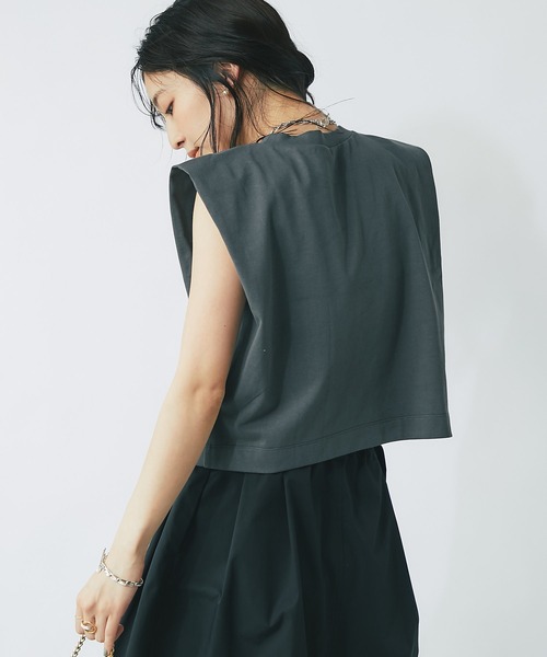 La boutique BonBon（ラブティックボンボン）の「【二の腕すっきり】ノースリクロップドカットソー（Tシャツ/カットソー・レディース・ホワイト/チャコールグレー/スカイブルー・FREE）」の21枚目の写真
