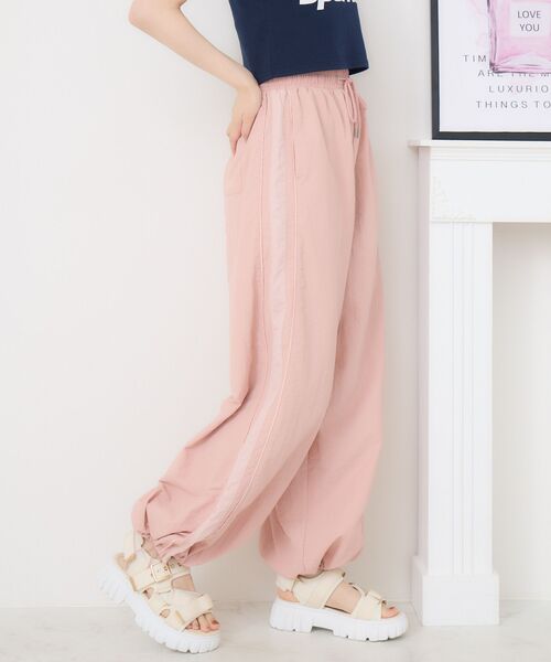 ems excite（エムズエキサイト）の「ライントラックパンツ（その他パンツ・レディース・ピンク/ブラック/オフホワイト・FREE）」の13枚目の写真