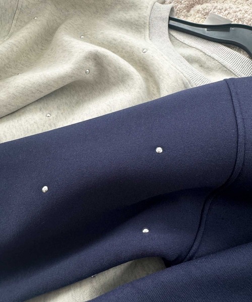 nelliy.(ネルリー)の「裏起毛スタッズスウェット(スウェット・レディース・オートミール/ネイビー/ピンク・LARGE/MEDIUM)」の22枚目の写真