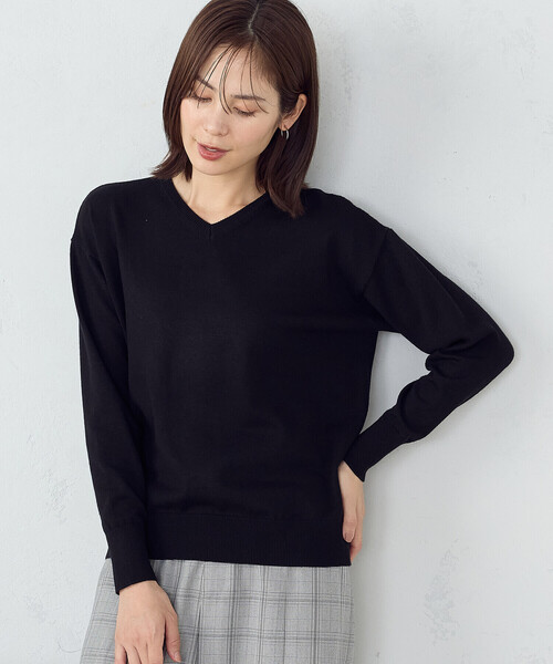 COMME CA ISM（コムサイズム）の「【 マシンウォッシャブル 】ベーシックＶネックニット（ニット/セーター・レディース・チャコール/ブラック/レッド/ホワイト・LARGE/MEDIUM）」の10枚目の写真