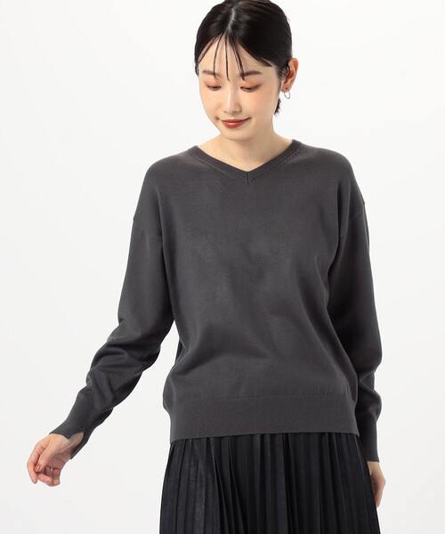 COMME CA ISM（コムサイズム）の「【 マシンウォッシャブル 】ベーシックＶネックニット（ニット/セーター・レディース・チャコール/ブラック/レッド/ホワイト・LARGE/MEDIUM）」の15枚目の写真