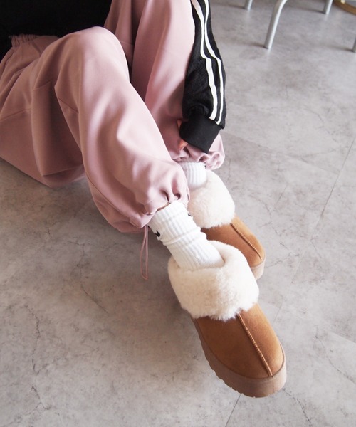 VIVIAN（ヴィヴィアン）の「もふぽか厚底サボムートンブーツ（ブーツ・レディース・イエロー系その他6/ブラック系その他3/グレー系その他3/ベージュ系その他3・LL/L/M/S）」の16枚目の写真