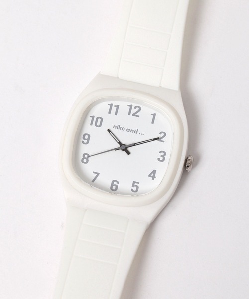 niko and...(ニコアンド)の「スクエアアナログウォッチ(アナログ腕時計・レディース・カーキ/ブラック/ホワイト/スモーク・0)」の2枚目の写真