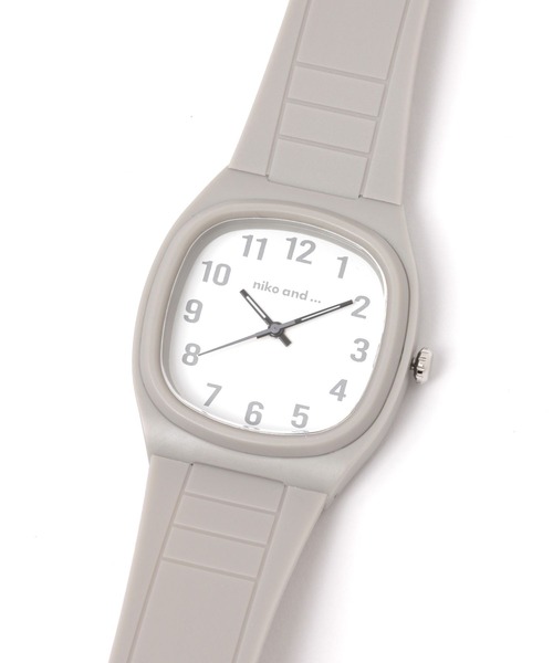 niko and...(ニコアンド)の「スクエアアナログウォッチ(アナログ腕時計・レディース・カーキ/ブラック/ホワイト/スモーク・0)」の4枚目の写真
