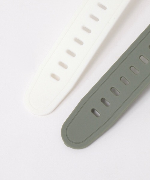 niko and...(ニコアンド)の「スクエアアナログウォッチ(アナログ腕時計・レディース・カーキ/ブラック/ホワイト/スモーク・0)」の6枚目の写真